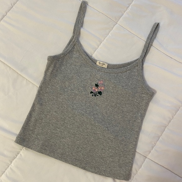 embroidered brandy melville tank - Picture 2 of 4